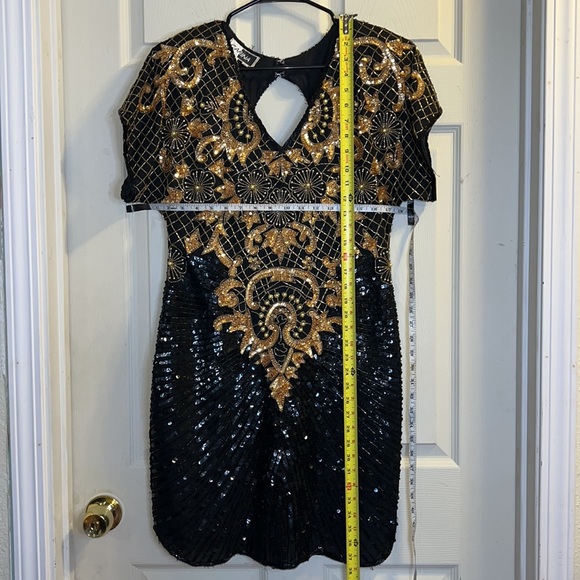 Beautiful Vintage Silk Beaded Black and Gold Dress size M by Carina - Picture 14 of 15